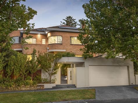 Houses For Sale in Toorak, VIC 3142 .